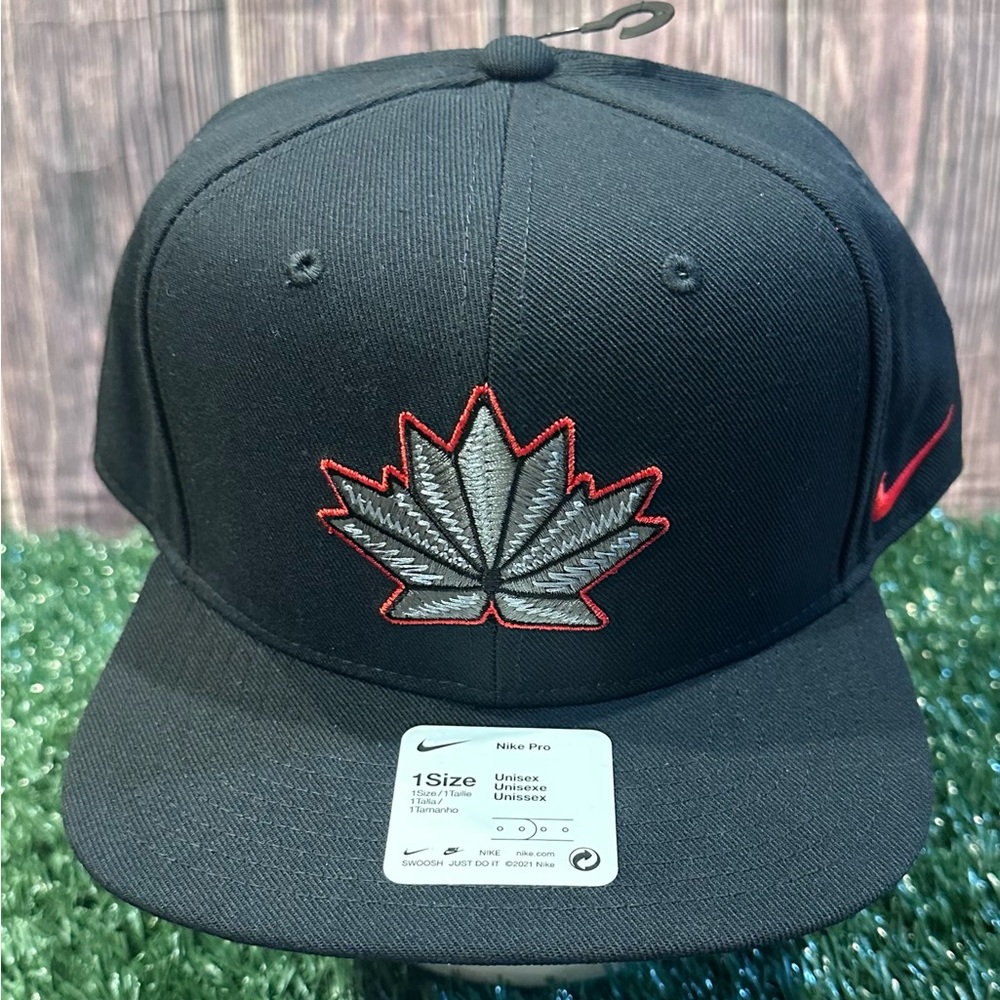 Nike Pro Flatbill SnapBack Hat with Canada Logo
